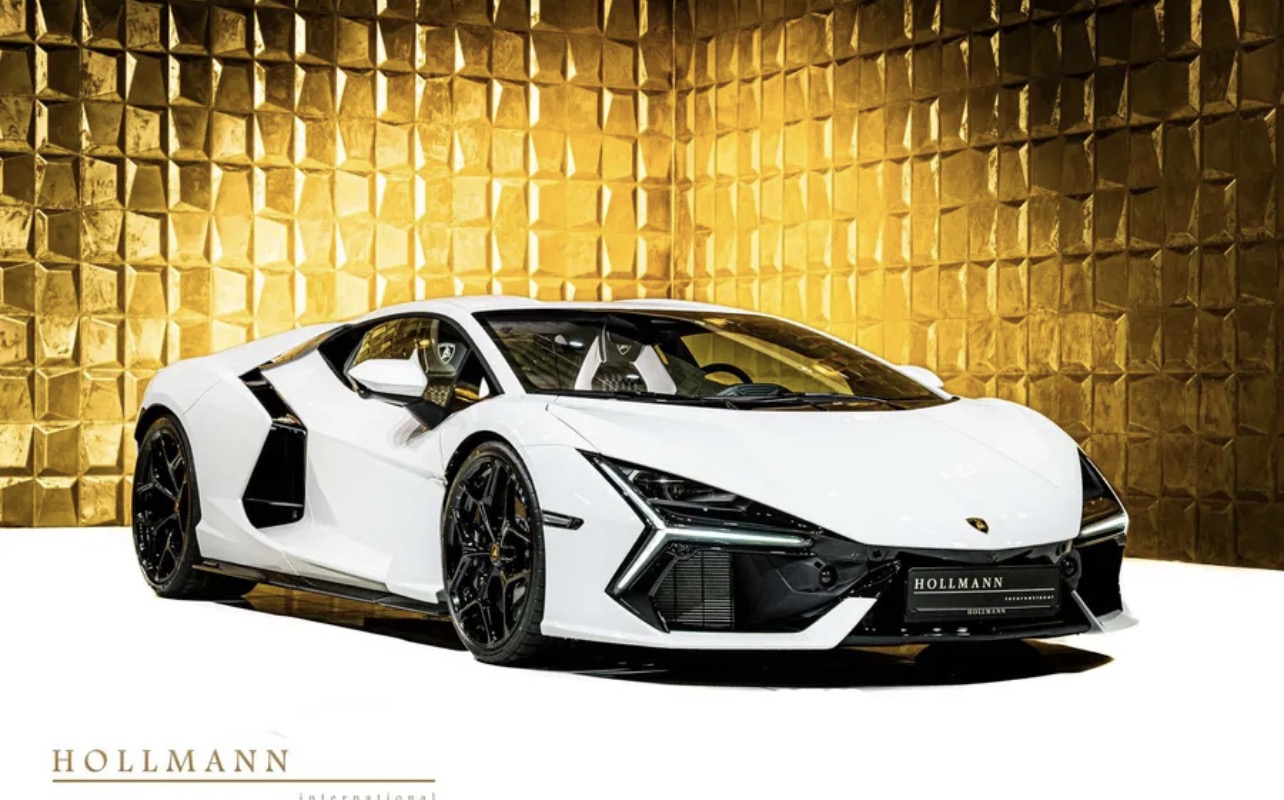 2026 Lamborghini Revuelto